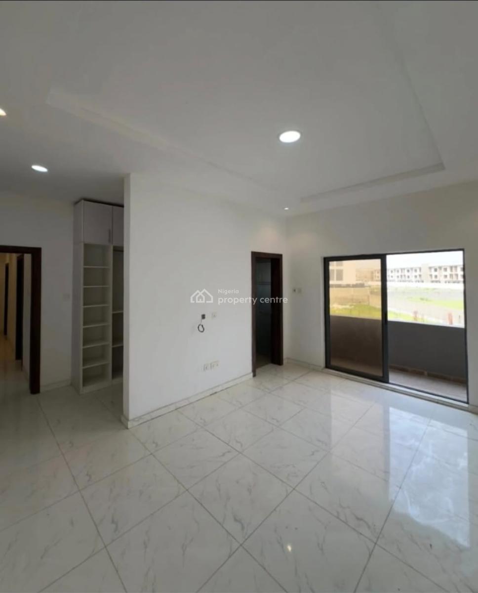 Fully Serviced 3 Bedrooms Apartment at Lekki Phase 1, Lekki Phase 1, Lekki, Lagos, Flat / Apartment for Rent