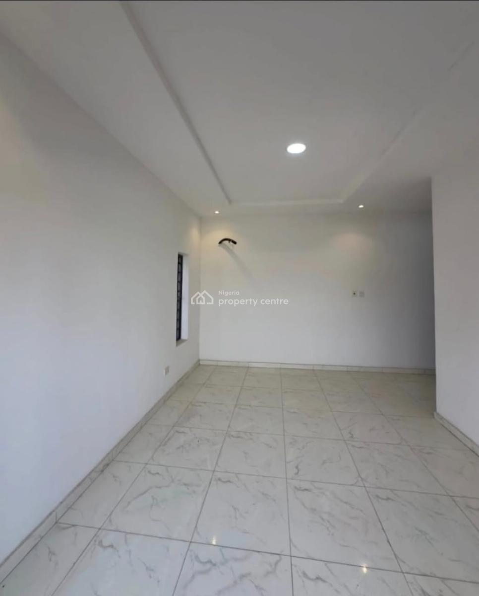 Fully Serviced 3 Bedrooms Apartment at Lekki Phase 1, Lekki Phase 1, Lekki, Lagos, Flat / Apartment for Rent