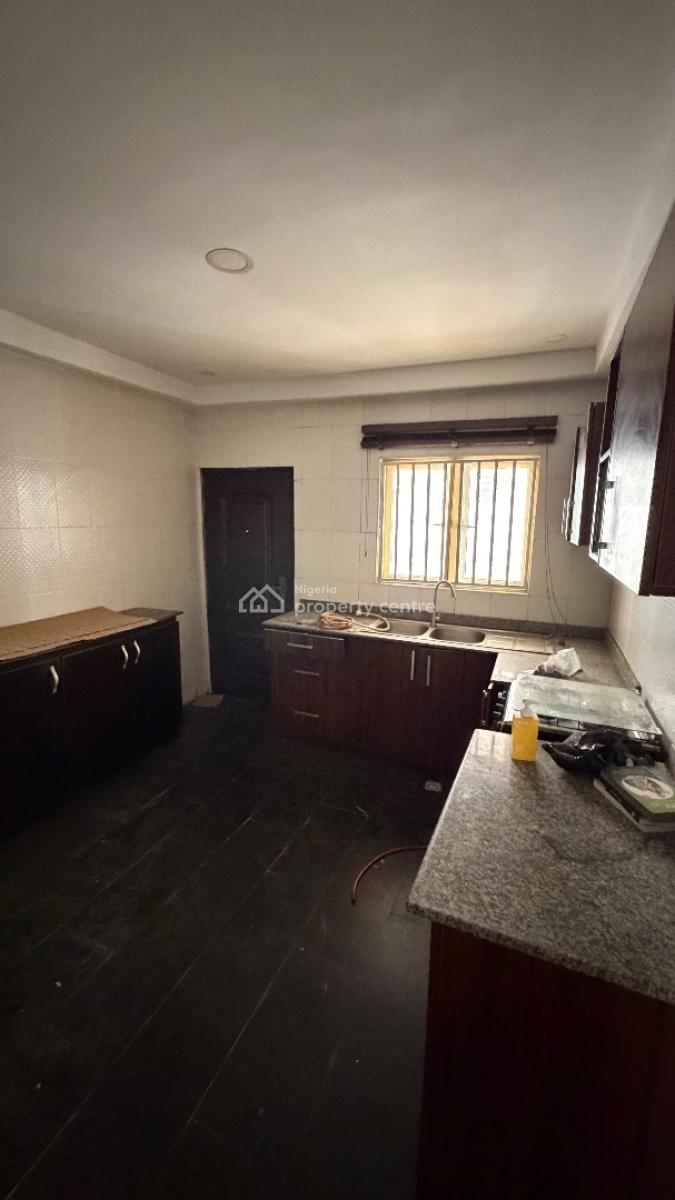 Self Serviced Lovely and Spacious 3 Bedroom, Ologolo, Lekki, Lagos, Flat / Apartment for Rent