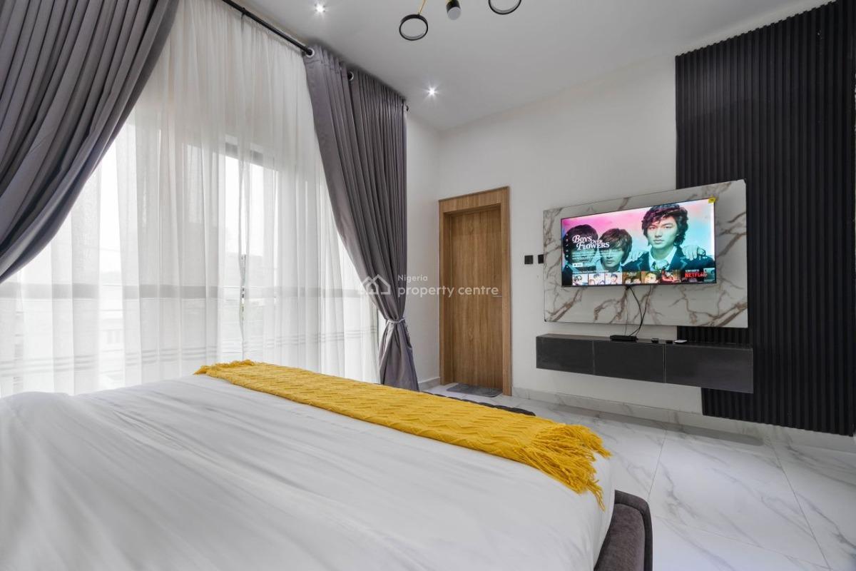 Nicely Furnished 2 Bedroom Apartment, Lekki Phase 1, Lekki, Lagos, Flat / Apartment Short Let