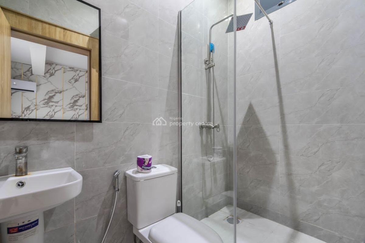 Nicely Furnished 2 Bedroom Apartment, Lekki Phase 1, Lekki, Lagos, Flat / Apartment Short Let