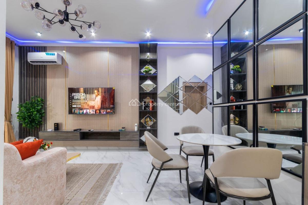 Nicely Furnished 2 Bedroom Apartment, Lekki Phase 1, Lekki, Lagos, Flat / Apartment Short Let