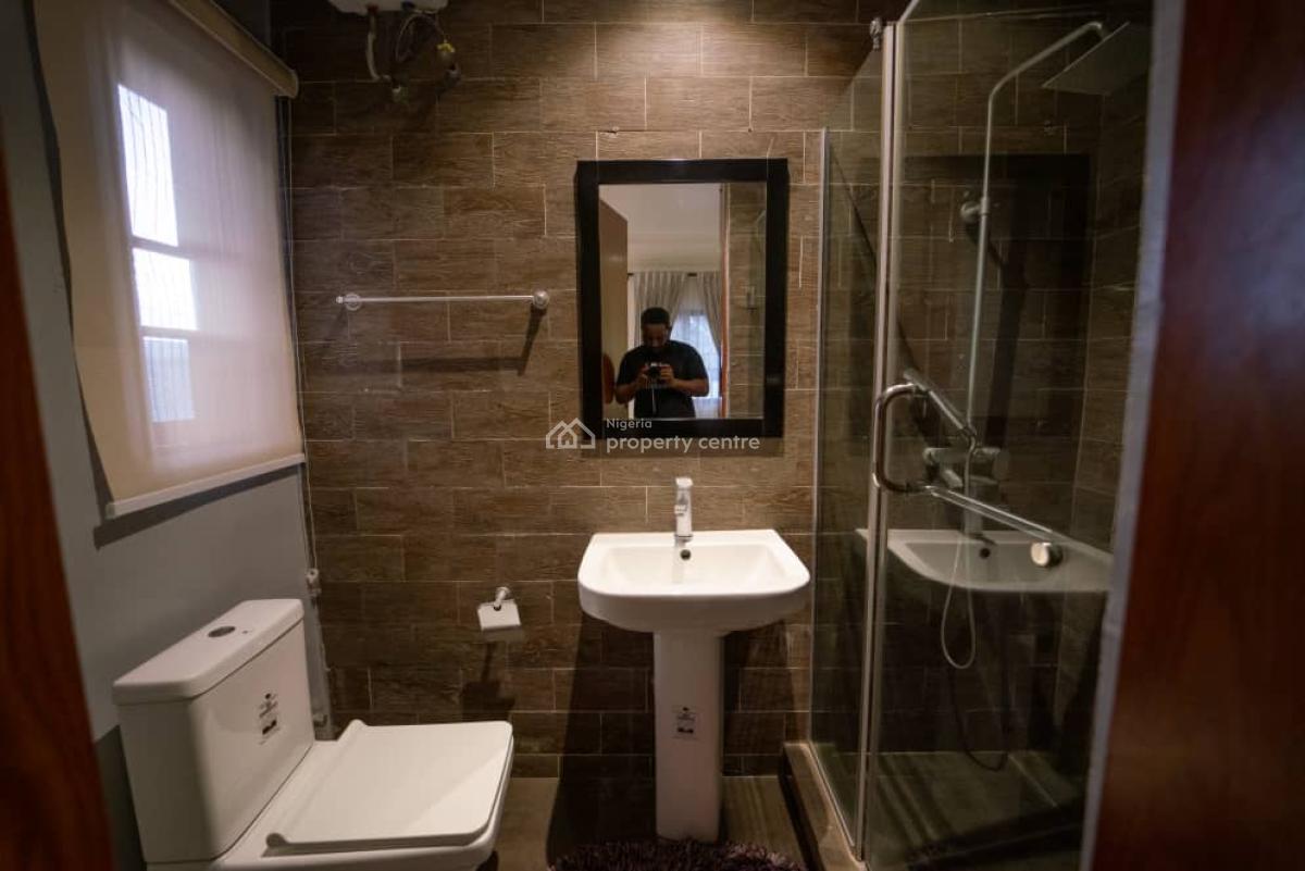 Nicely Furnished 3 Bedroom Apartment, Lekki Phase 1, Lekki, Lagos, Flat / Apartment Short Let