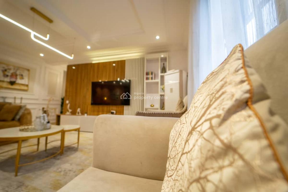 Nicely Furnished 3 Bedroom Apartment, Lekki Phase 1, Lekki, Lagos, Flat / Apartment Short Let