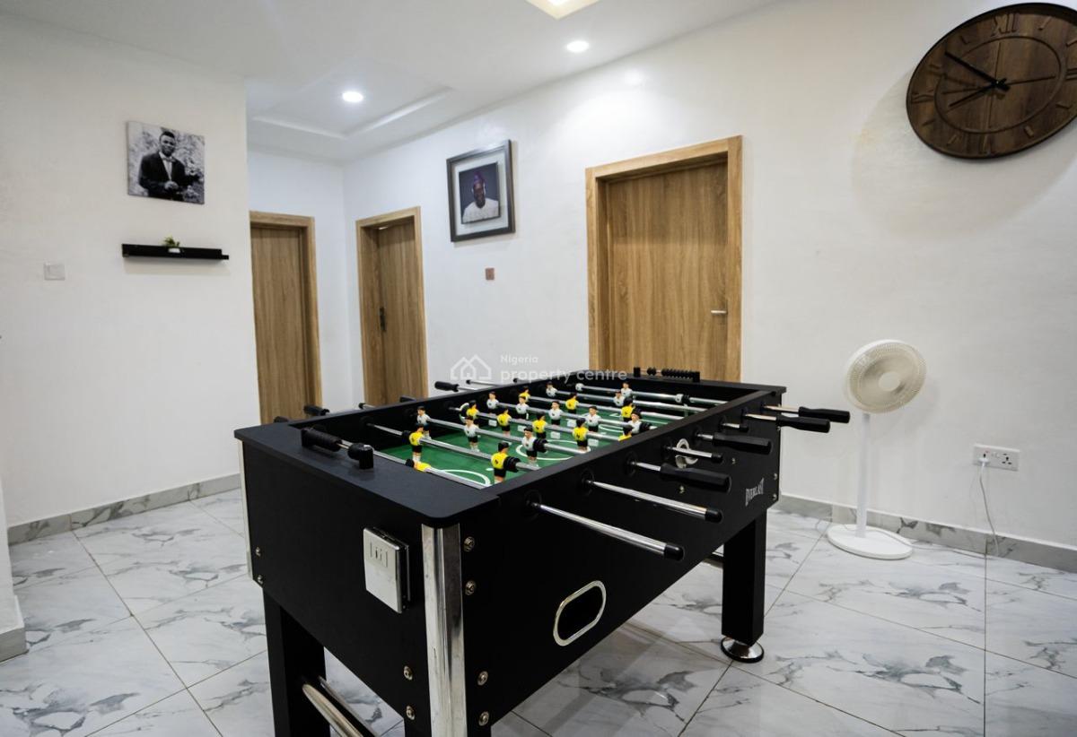 Nicely Furnished 3 Bedroom Apartment, Surulere, Lagos, Flat / Apartment Short Let