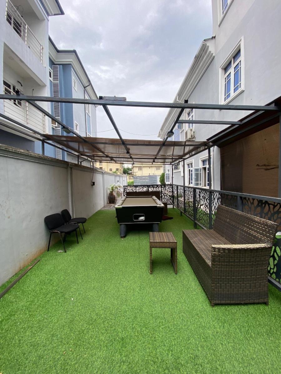 Hotel for Lease (18rooms), Mobil Road, Ajah, Lagos, Hotel / Guest House for Rent