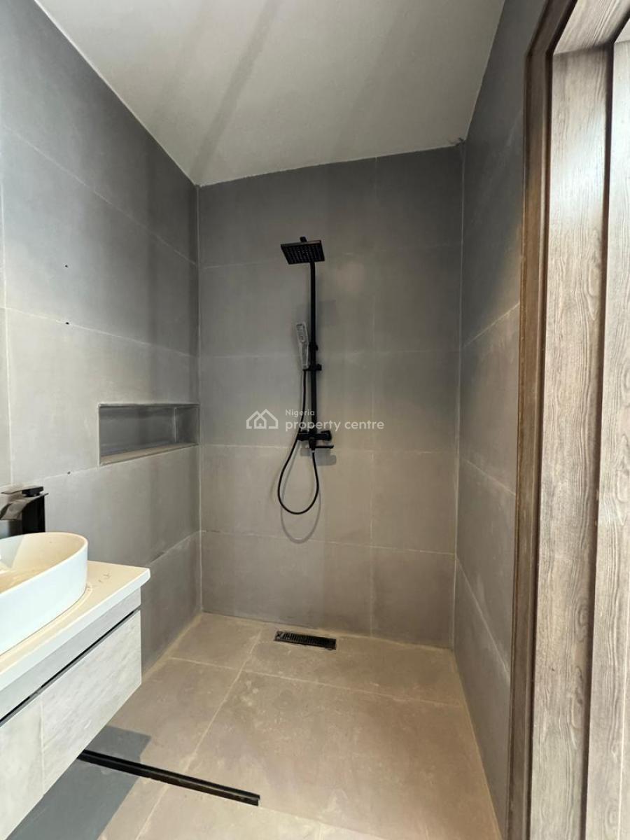 Stunning 2 Bedroom Apartment with a Pool,gym and Elevator, Lekki Phase 1, Lekki, Lagos, Flat / Apartment for Sale