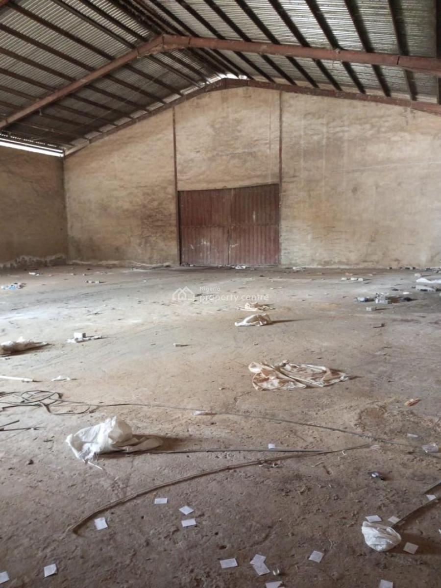 500sqm Warehouse, Isolo, Lagos, Warehouse for Rent