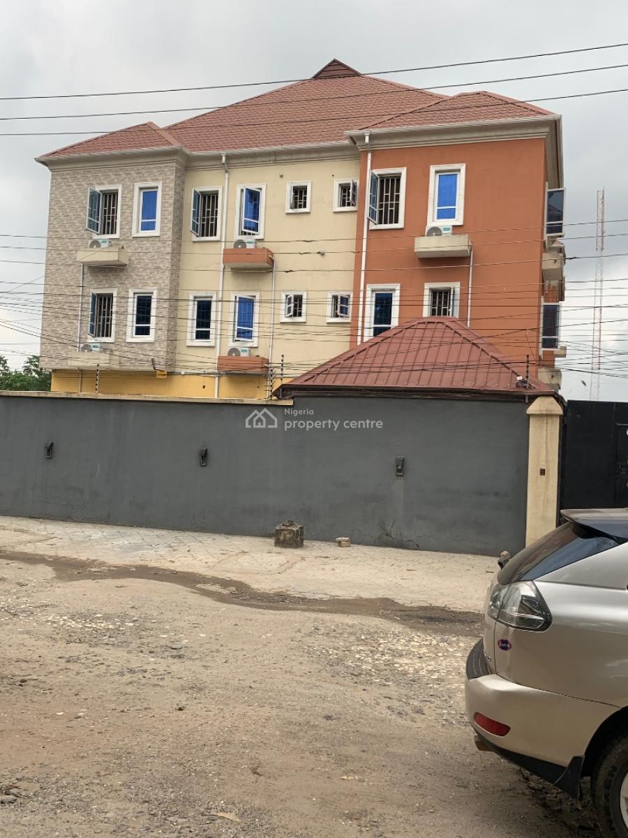 Well Maintained  3bedrooms Flat in a Secured Compound., Ikeja Gra, Ikeja, Lagos, Flat / Apartment for Sale