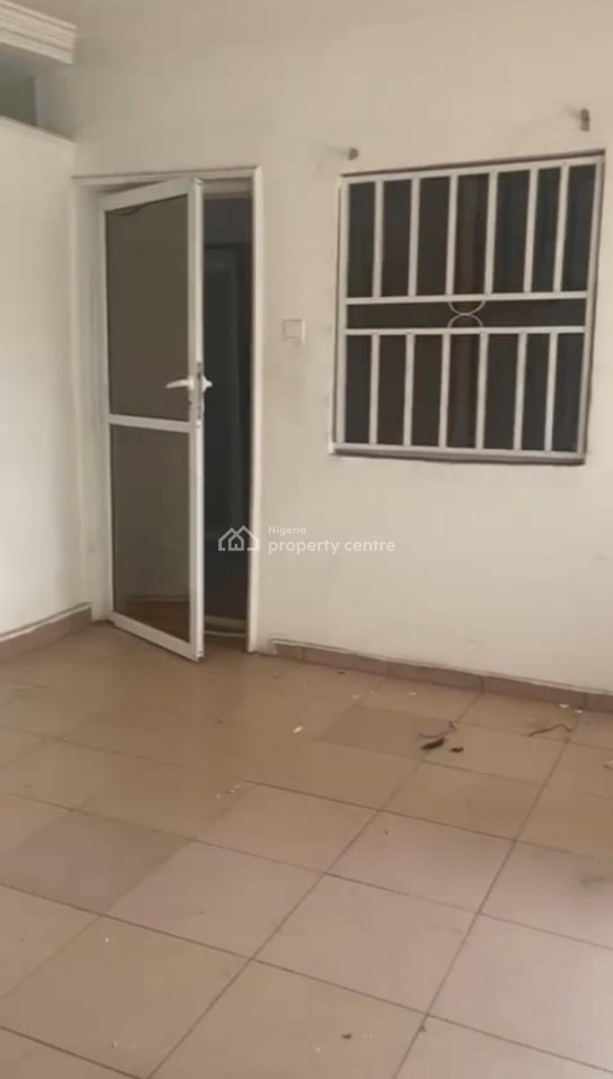 Big Shop/office Space with Demarcations, Gwarinpa, Abuja, Plaza / Complex / Mall for Rent