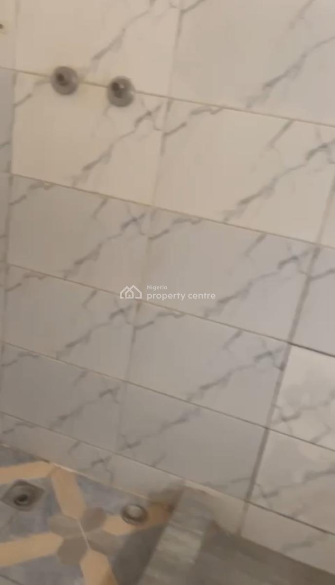 Big Shop/office Space with Demarcations, Gwarinpa, Abuja, Plaza / Complex / Mall for Rent