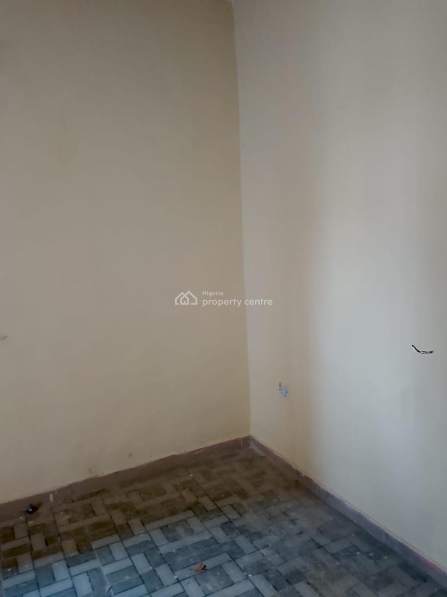 a Clean Room and Parlor, Lucky Fiber Road, Ikorodu, Lagos, Flat / Apartment for Rent