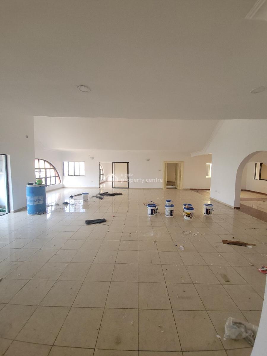 Spacious 4 Bedroom Penthouse, Lekki Phase 1, Lekki, Lagos, Flat / Apartment for Rent