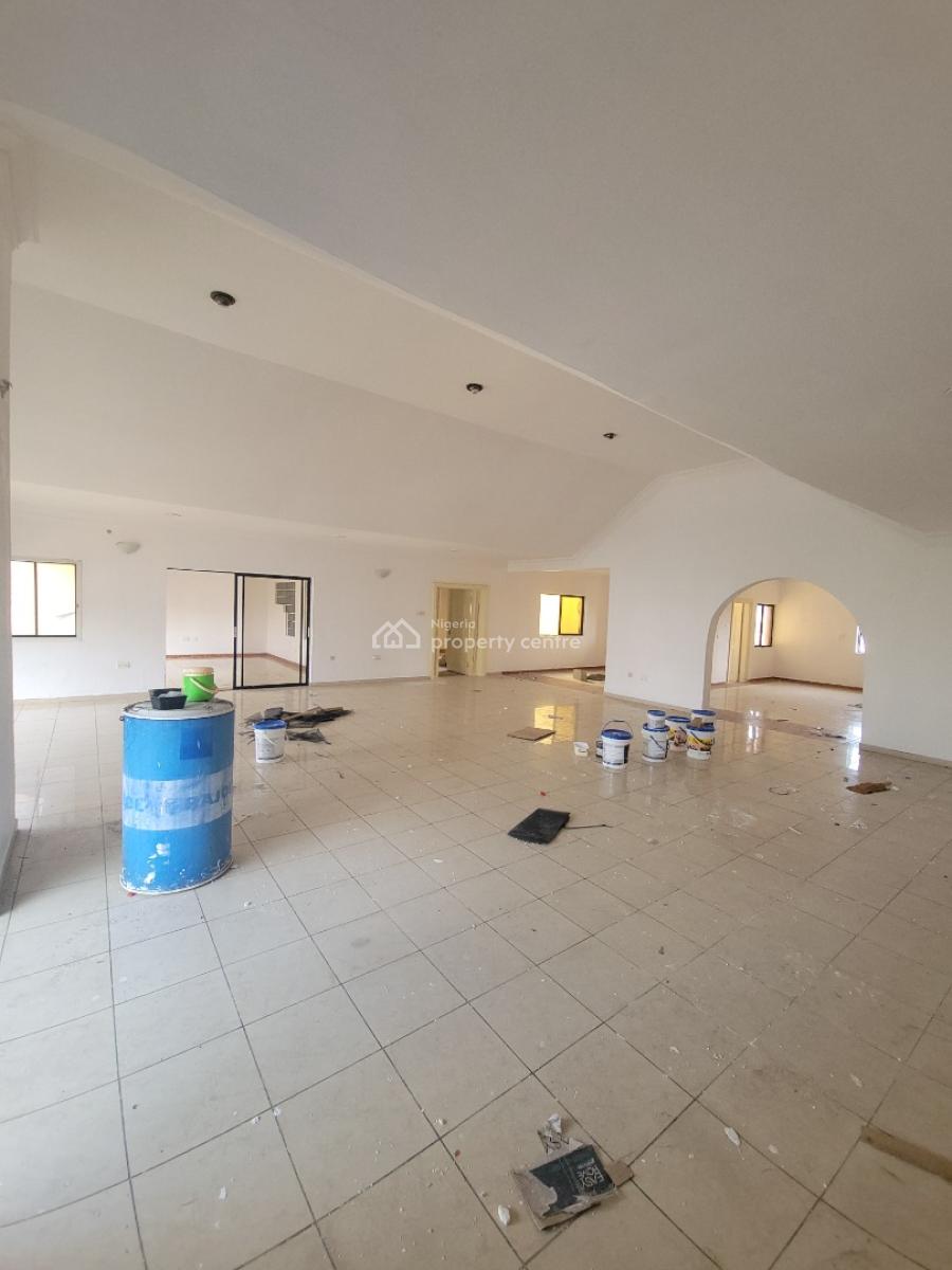 Spacious 4 Bedroom Penthouse, Lekki Phase 1, Lekki, Lagos, Flat / Apartment for Rent