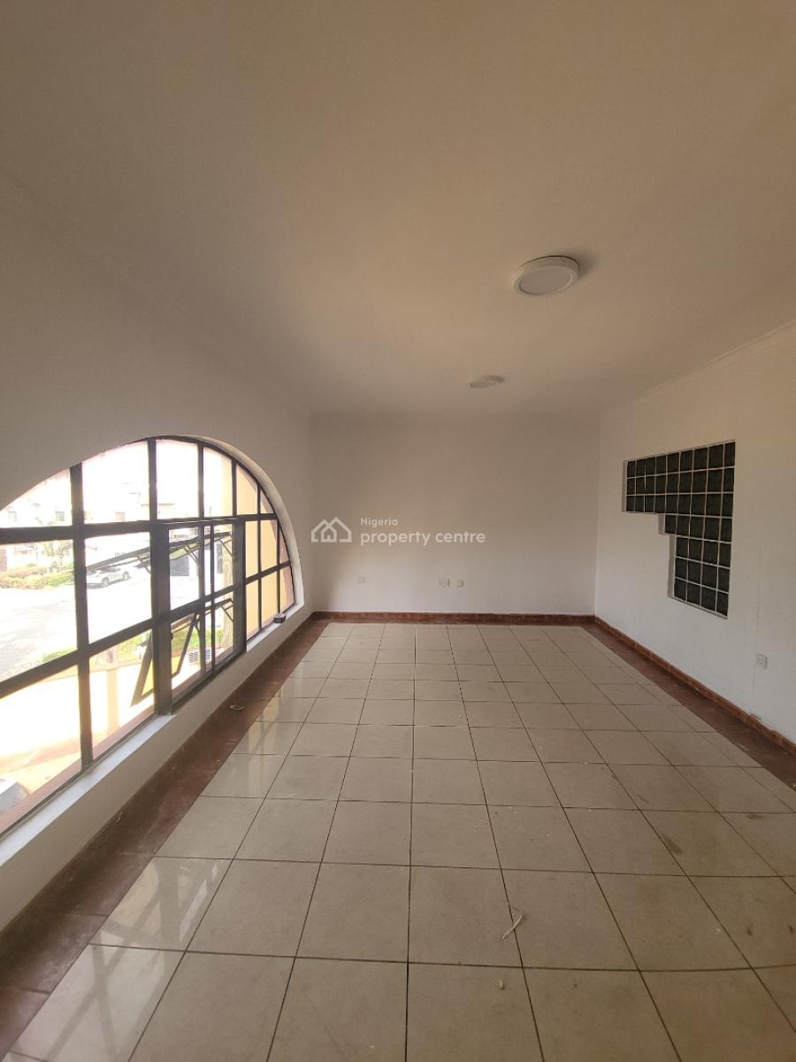 Spacious 4 Bedroom Penthouse, Lekki Phase 1, Lekki, Lagos, Flat / Apartment for Rent