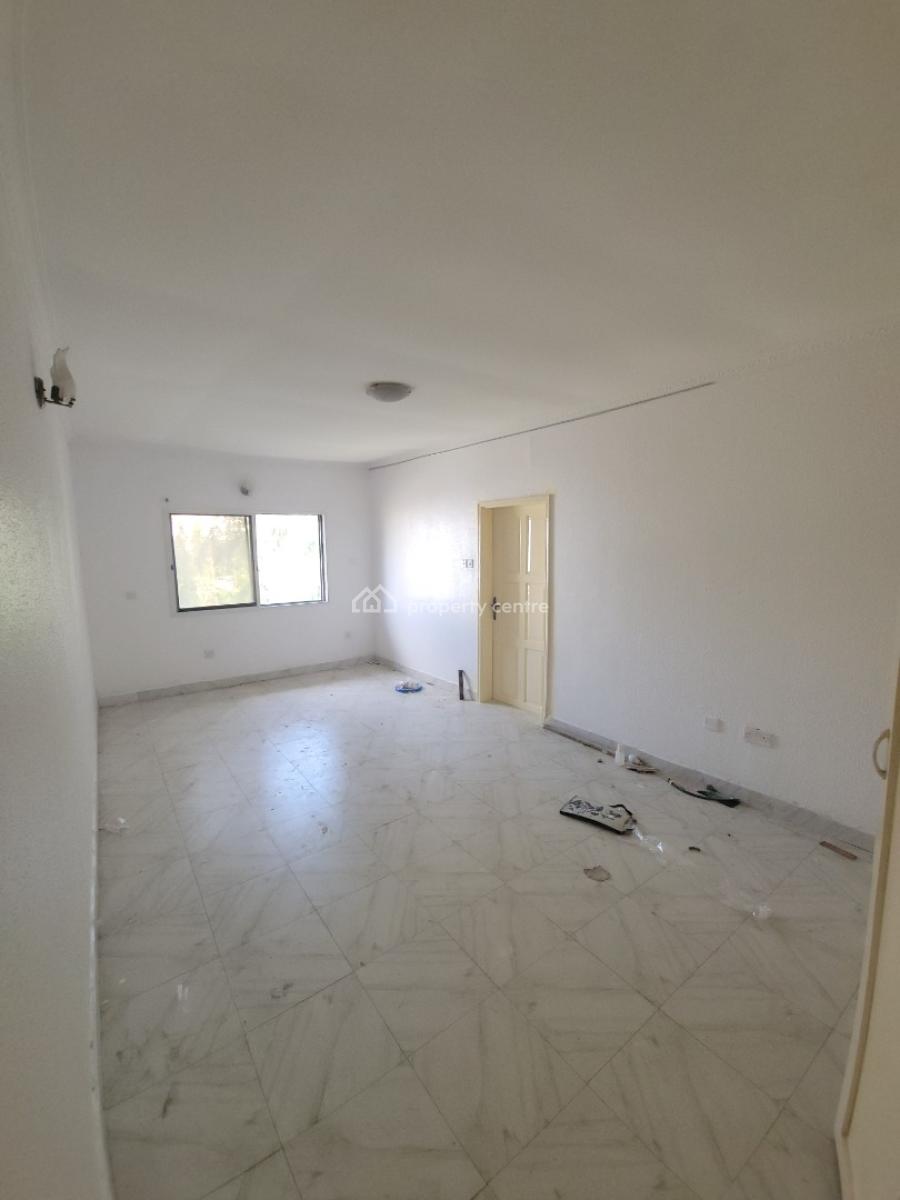 Spacious 4 Bedroom Penthouse, Lekki Phase 1, Lekki, Lagos, Flat / Apartment for Rent