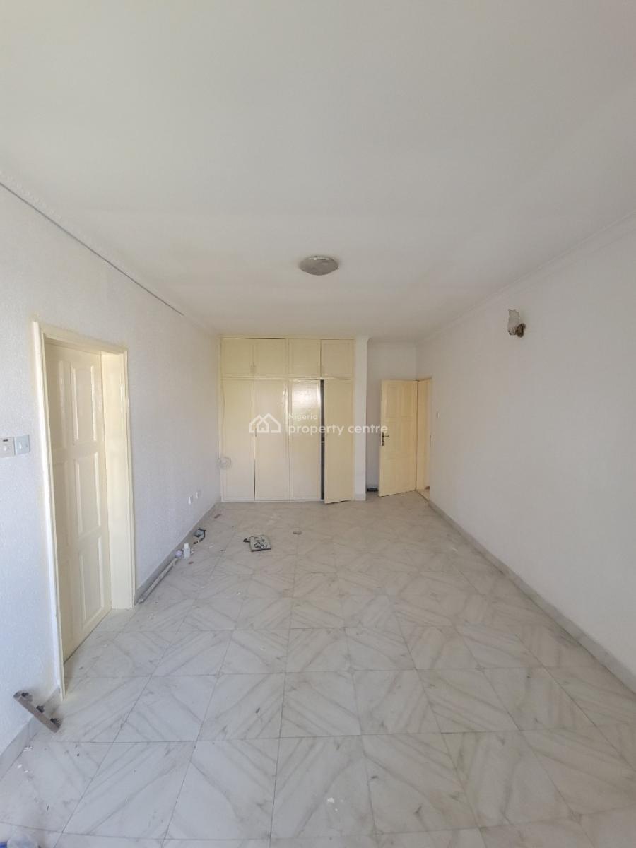 Spacious 4 Bedroom Penthouse, Lekki Phase 1, Lekki, Lagos, Flat / Apartment for Rent