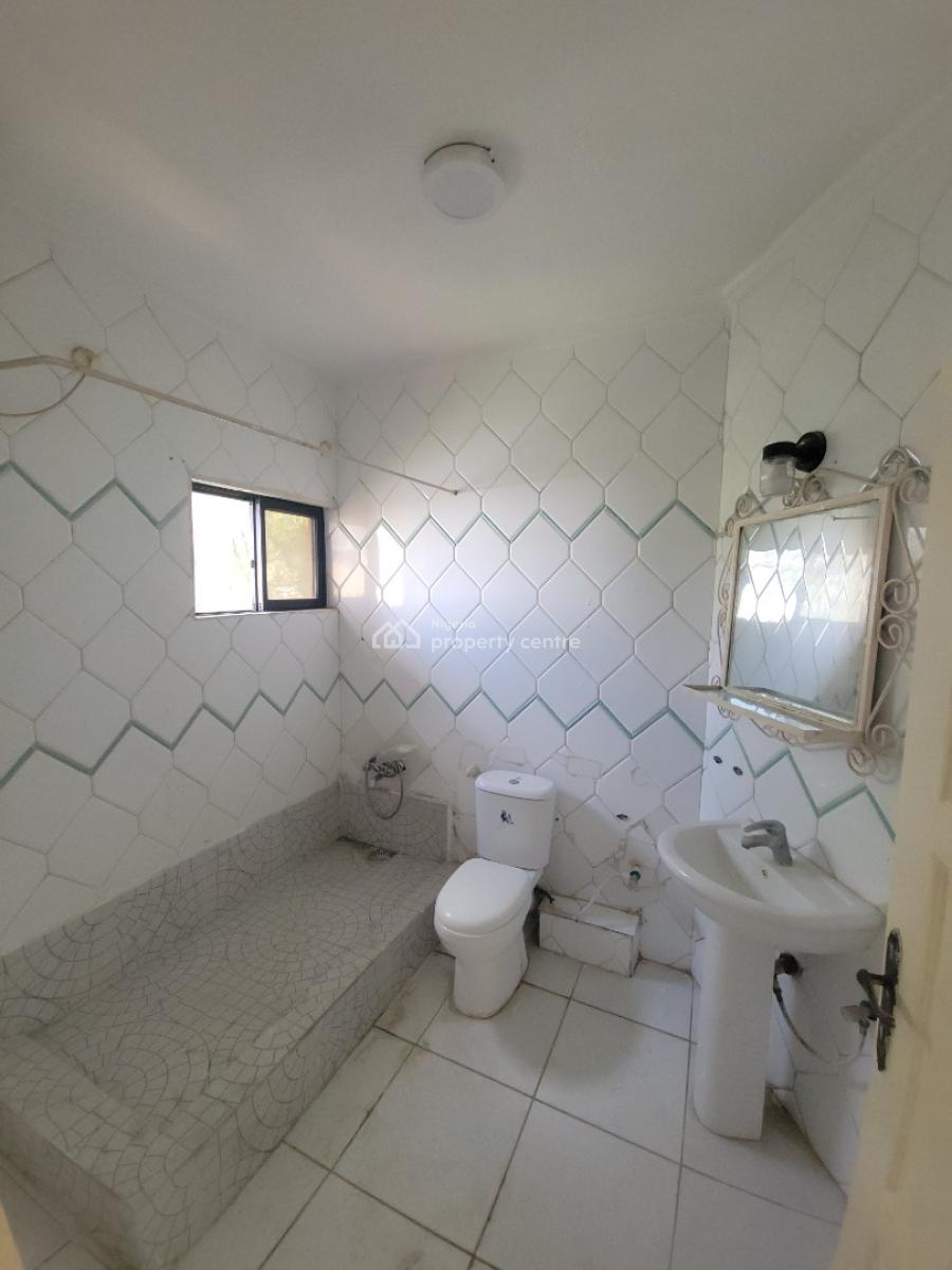 Spacious 4 Bedroom Penthouse, Lekki Phase 1, Lekki, Lagos, Flat / Apartment for Rent