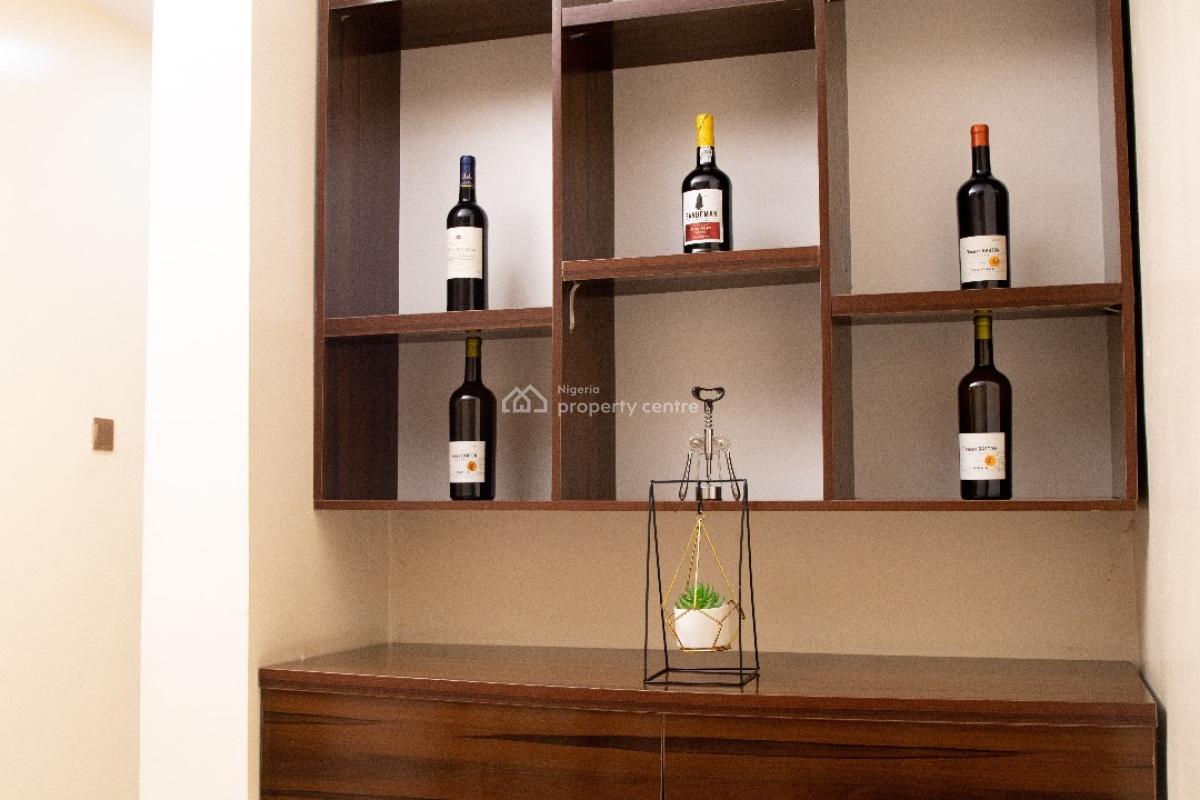 Executive 2 Bedroom Apartment with Exclusive Amenities, Oladipo Bataye, Ikeja Gra, Ikeja, Lagos, Flat / Apartment Short Let