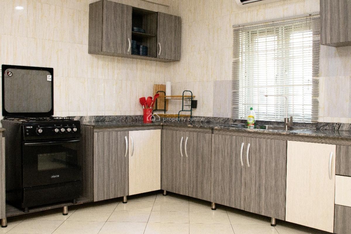 Executive 2 Bedroom Apartment with Exclusive Amenities, Oladipo Bataye, Ikeja Gra, Ikeja, Lagos, Flat / Apartment Short Let