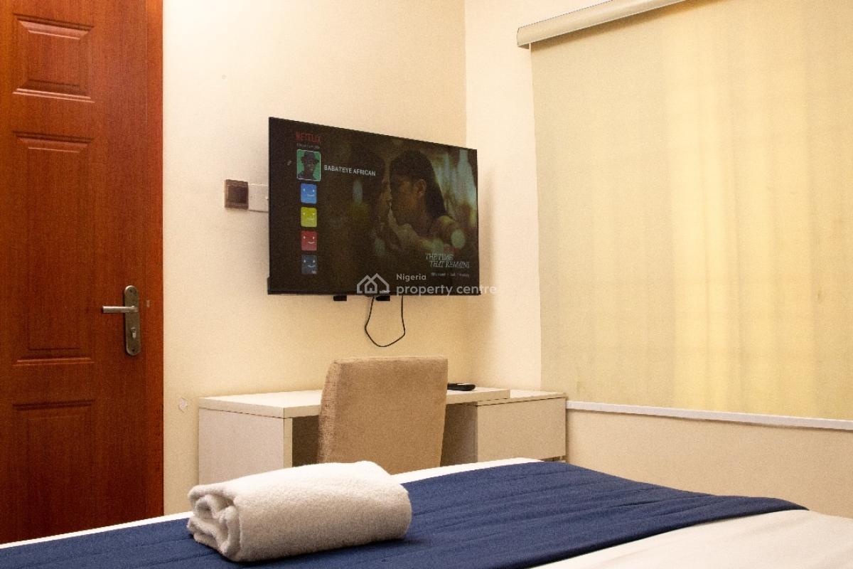 Executive 2 Bedroom Apartment with Exclusive Amenities, Oladipo Bataye, Ikeja Gra, Ikeja, Lagos, Flat / Apartment Short Let