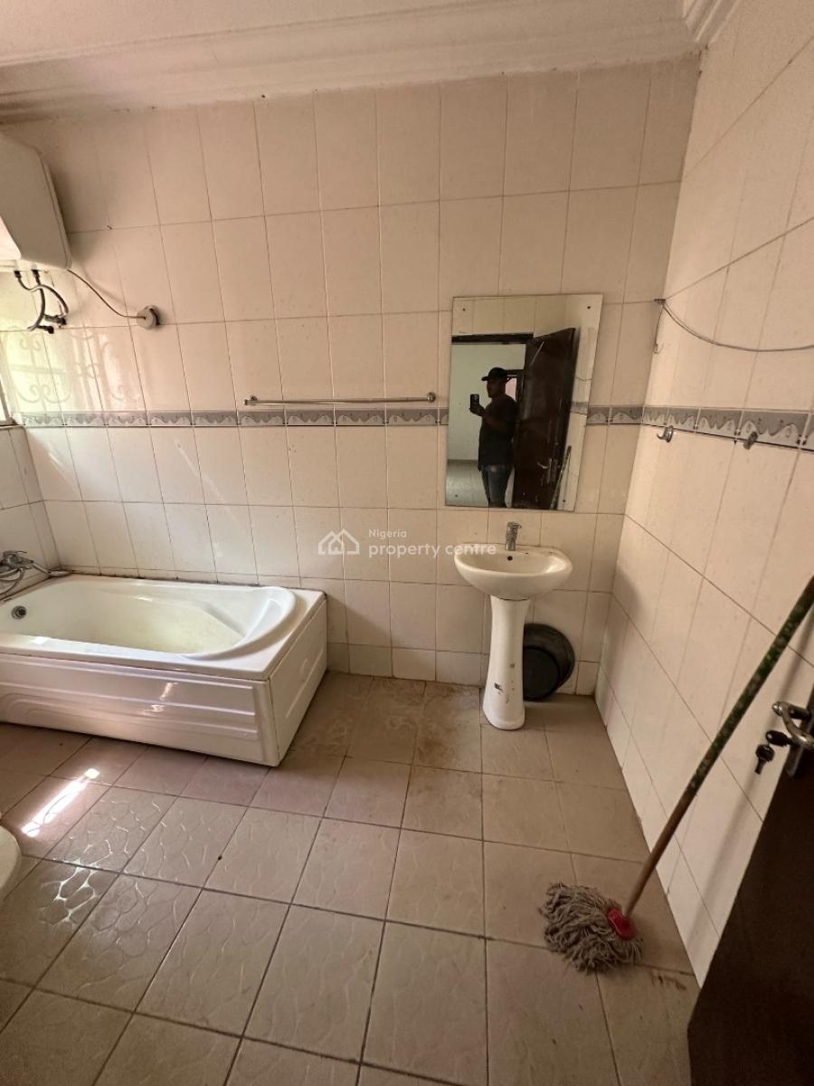 a Standard, Spacious Room Self Contain Apartment in a Decent Location, 4th Avenue, Gwarinpa, Abuja, Self Contain (single Rooms) for Rent