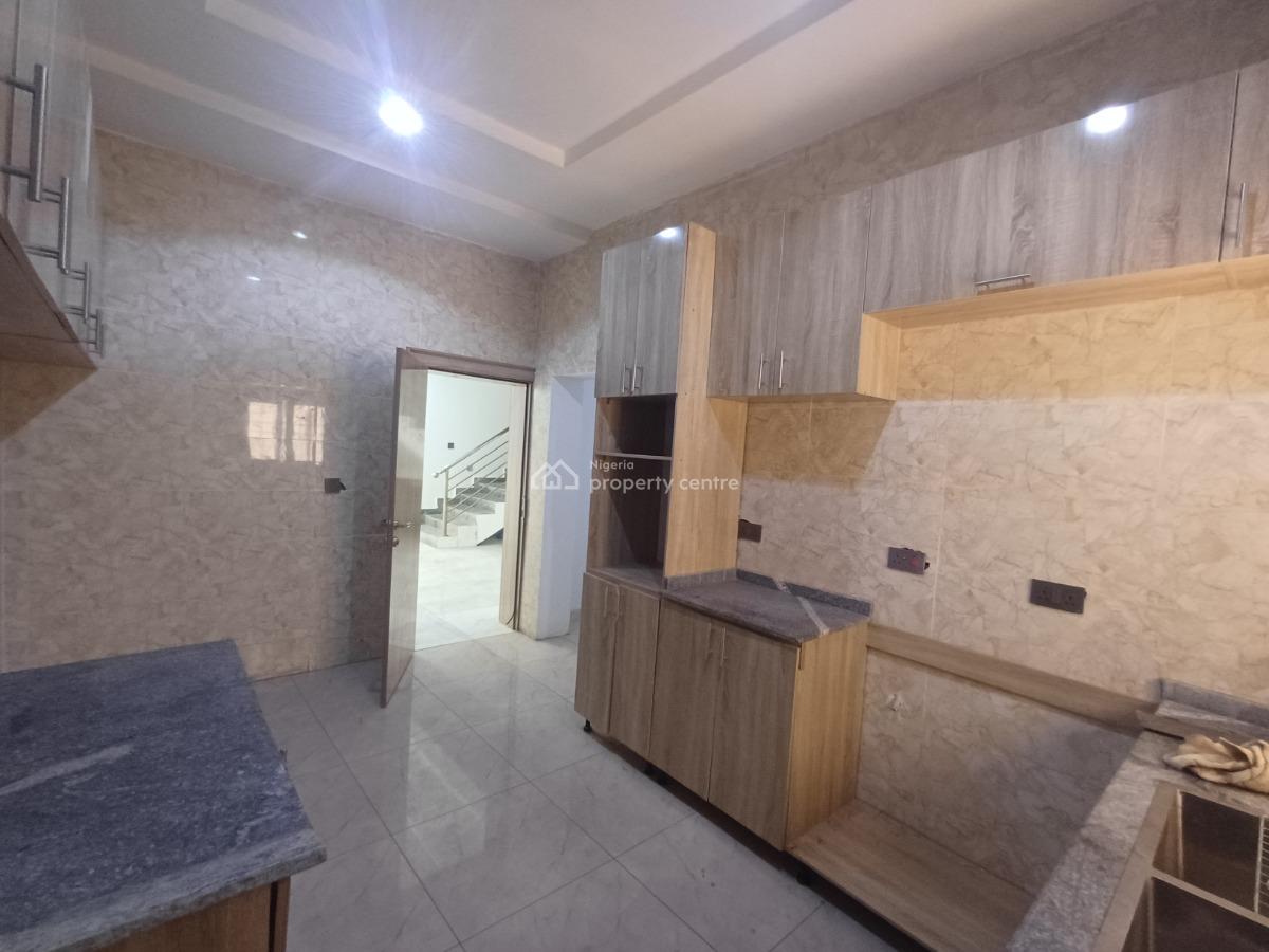 Lovely Brand New 4 Bedroom Terrace Duplex with Bq, Guzape District, Abuja, Terraced Duplex for Rent