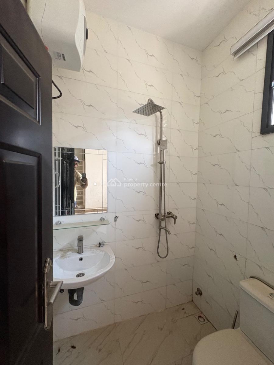 Luxury Built 2-bedroom Flat, Von Axis, Lugbe District, Abuja, Flat / Apartment for Rent