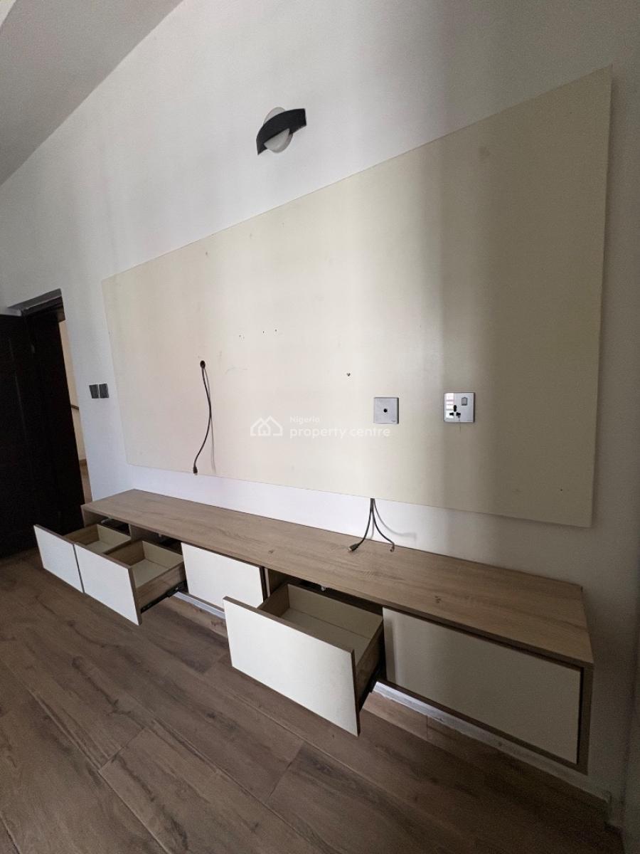 Luxury Built 2-bedroom Flat, Von Axis, Lugbe District, Abuja, Flat / Apartment for Rent