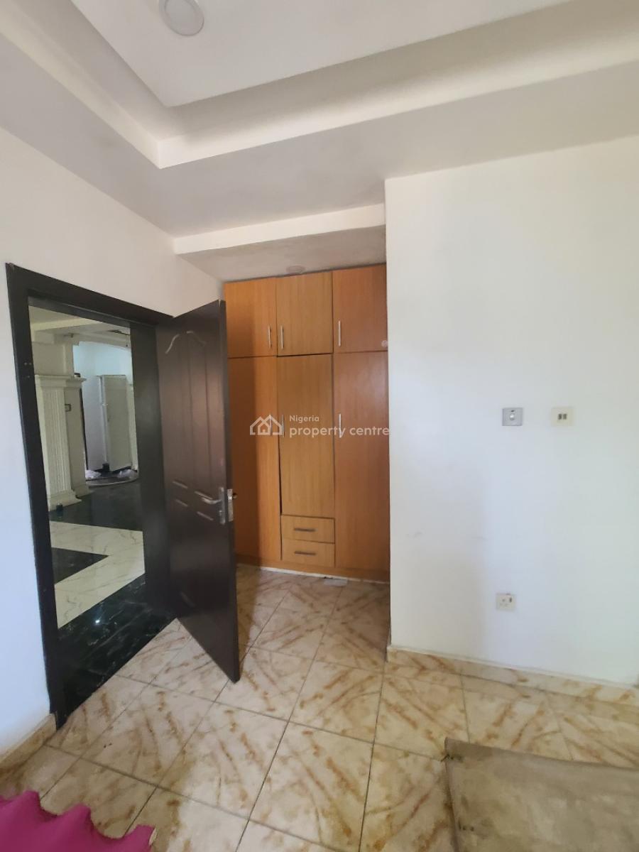 3 Bedroom Flat Very Spacious, Lekki Peninsula Scheme 2 Estate Abraham Adesanya, Ajiwe, Ajah, Lagos, Flat / Apartment for Rent