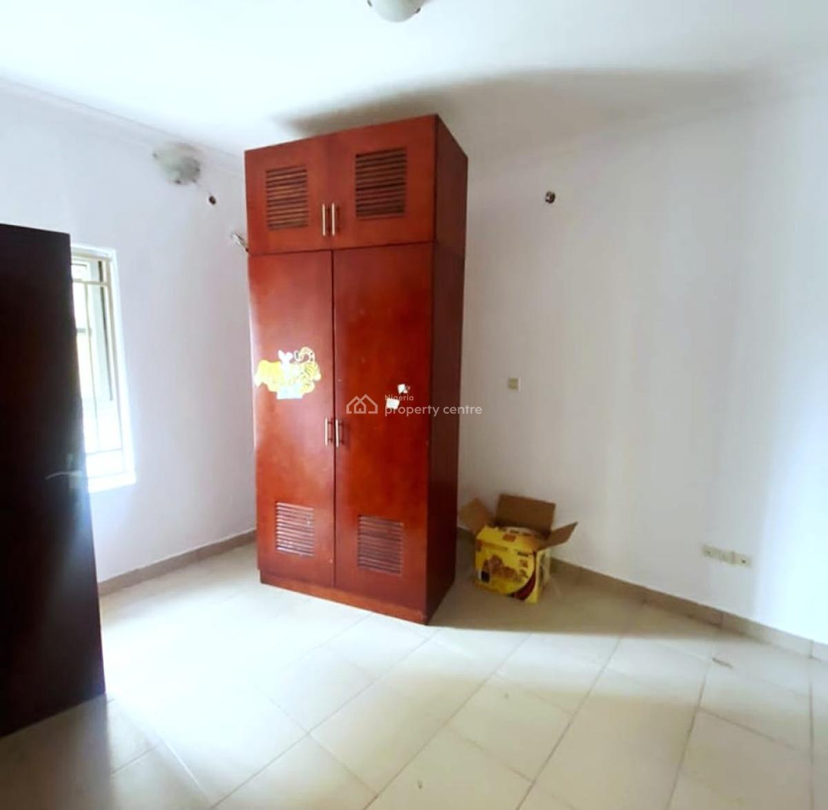 Spacious 3 Bedroom Apartment, Milverton Estate, Osapa, Lekki, Lagos, Flat / Apartment for Sale