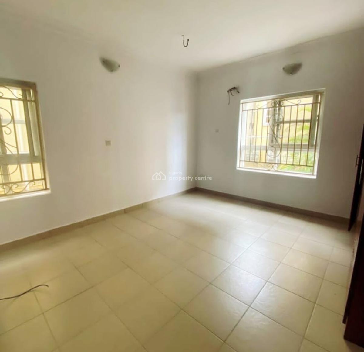 Spacious 3 Bedroom Apartment, Milverton Estate, Osapa, Lekki, Lagos, Flat / Apartment for Sale