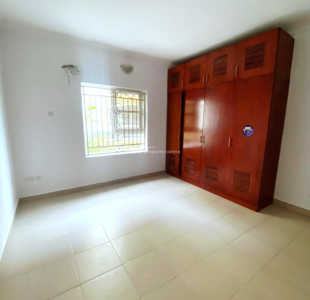 Spacious 3 Bedroom Apartment, Milverton Estate, Osapa, Lekki, Lagos, Flat / Apartment for Sale