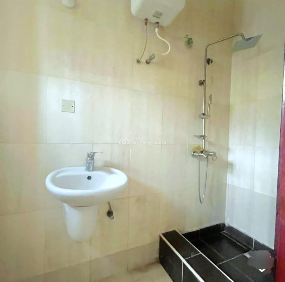 Spacious 3 Bedroom Apartment, Milverton Estate, Osapa, Lekki, Lagos, Flat / Apartment for Sale