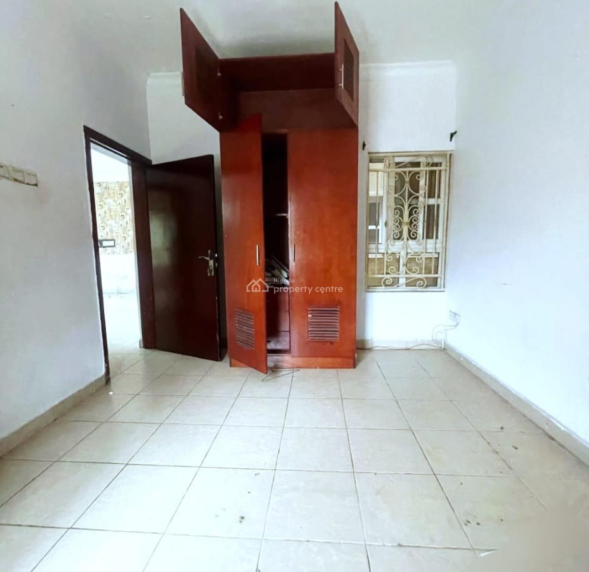 Spacious 3 Bedroom Apartment, Milverton Estate, Osapa, Lekki, Lagos, Flat / Apartment for Sale
