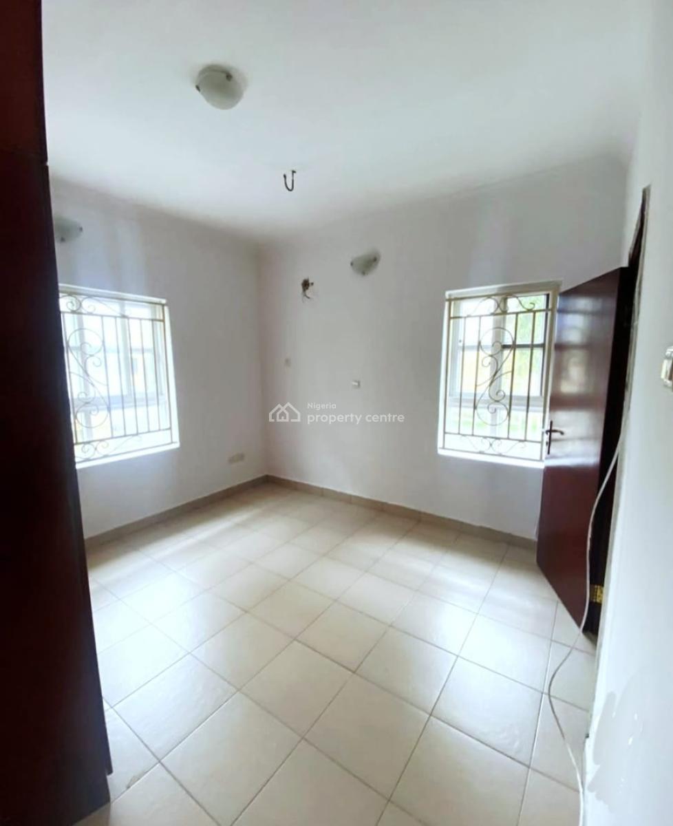 Spacious 3 Bedroom Apartment, Milverton Estate, Osapa, Lekki, Lagos, Flat / Apartment for Sale