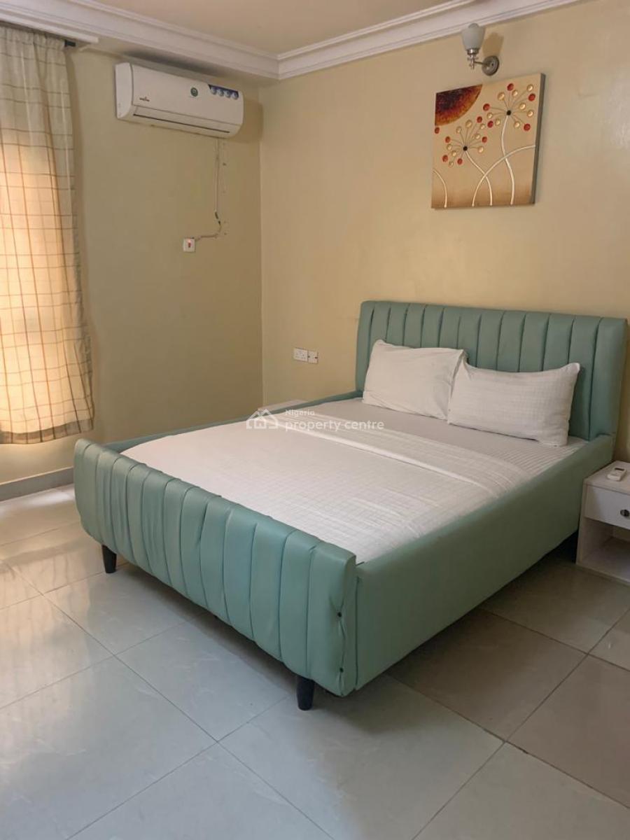 Luxurious 2bedroom Apartment, Off Isaac John Gra, Ikeja Gra, Ikeja, Lagos, Flat / Apartment Short Let