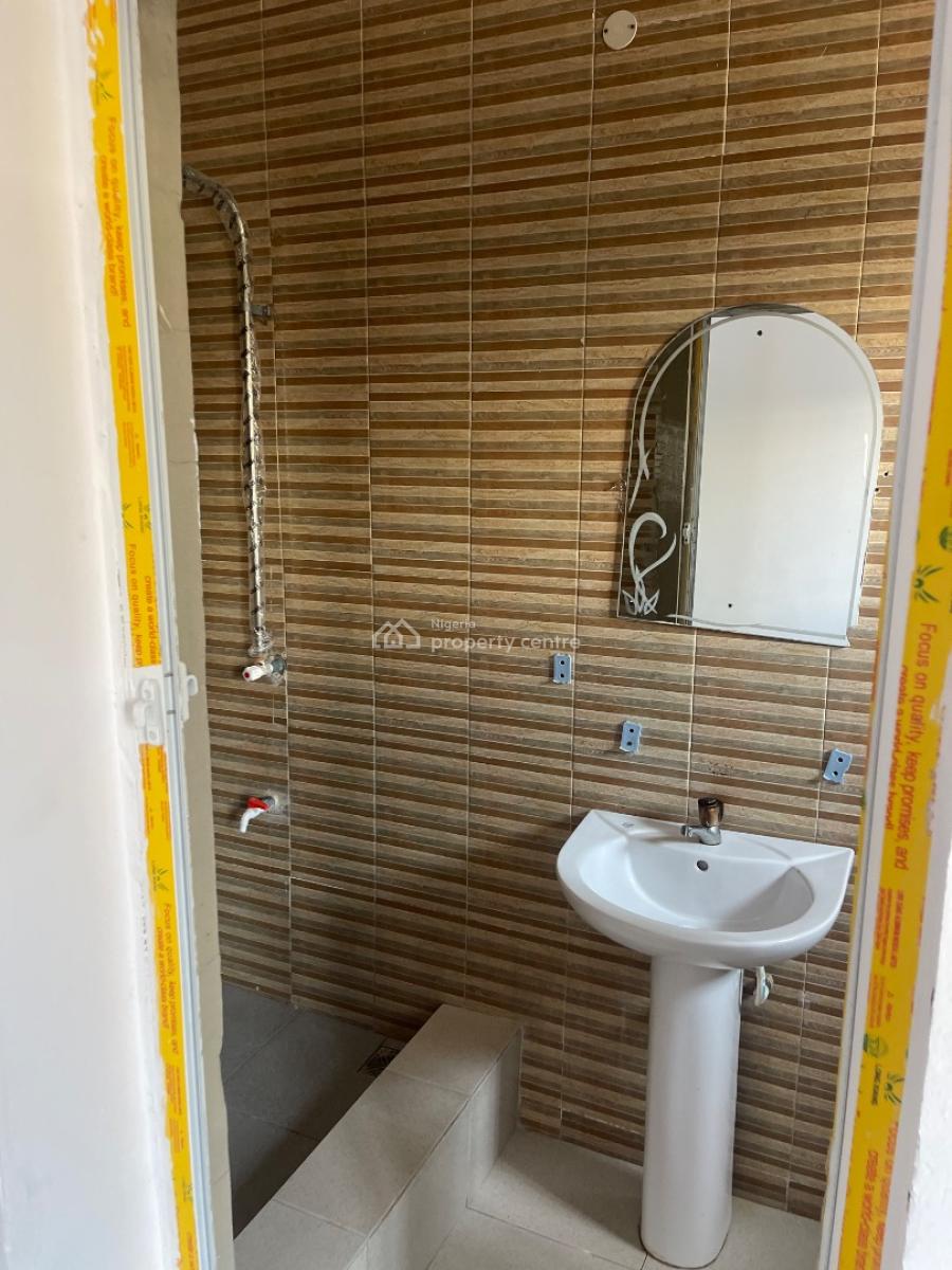 3 Bedroom Apartment, New Road, Lekki, Lagos, Flat / Apartment for Rent