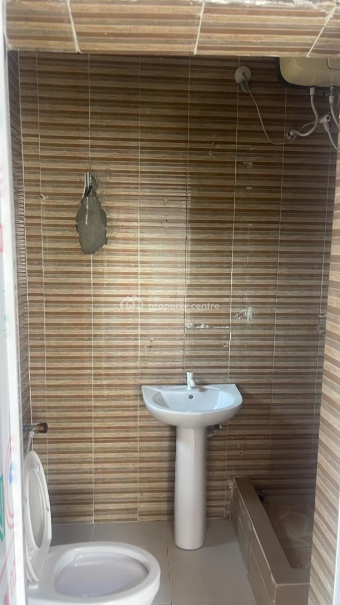 3 Bedroom Apartment, New Road, Lekki, Lagos, Flat / Apartment for Rent