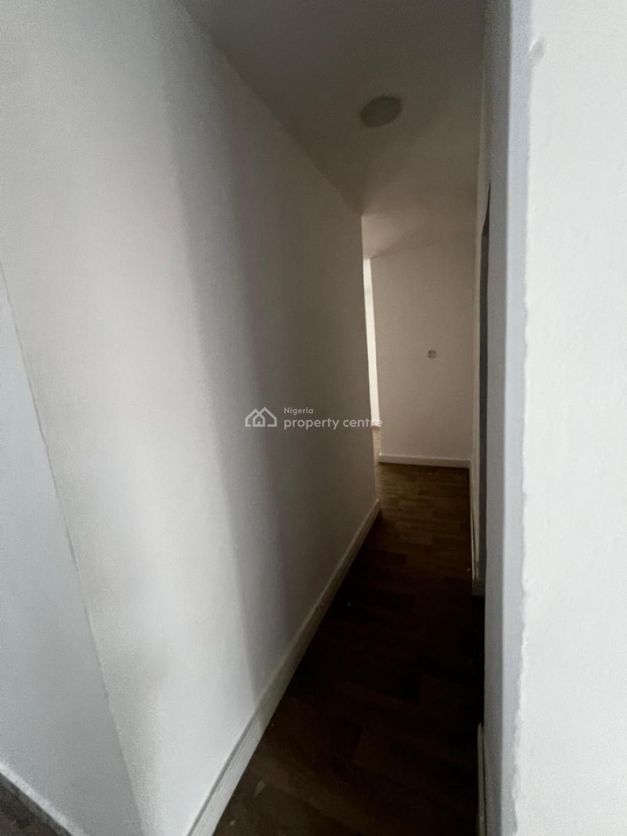 Spacious 2 Bedroom Apartment (downstairs), Ikate, Lekki, Lagos, Flat / Apartment for Rent