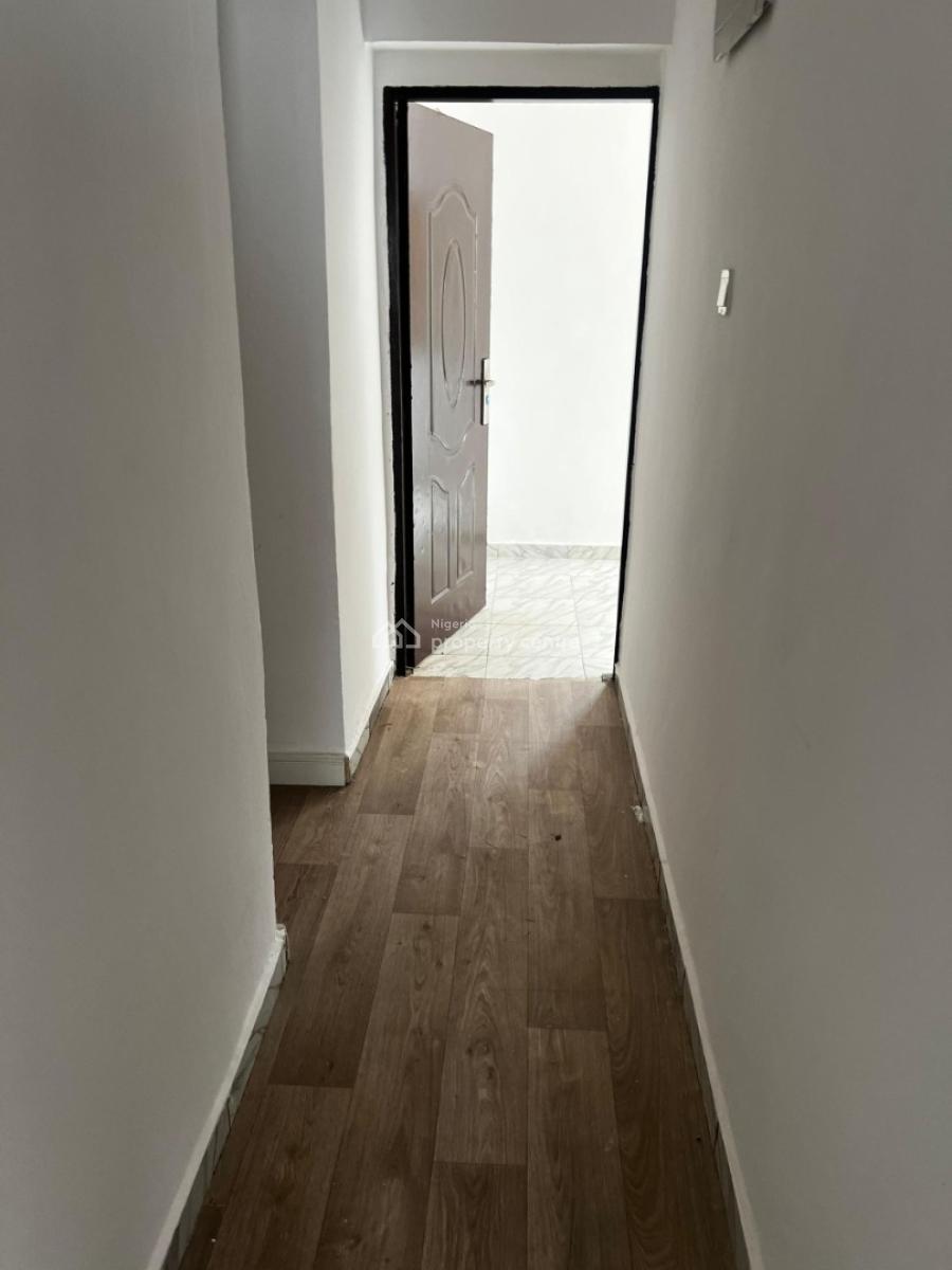 Spacious 2 Bedroom Apartment (downstairs), Ikate, Lekki, Lagos, Flat / Apartment for Rent