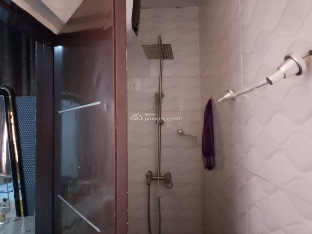 Decent 2 Bedroom Flat, Fha, Guzape District, Abuja, Flat / Apartment for Rent