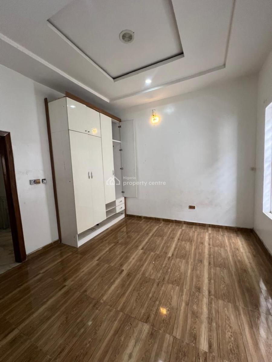 a Very Spacious Room in a Duplex, Sharing Just Kitchen, Orchid Road, Lekki, Lagos, Self Contain (single Rooms) for Rent