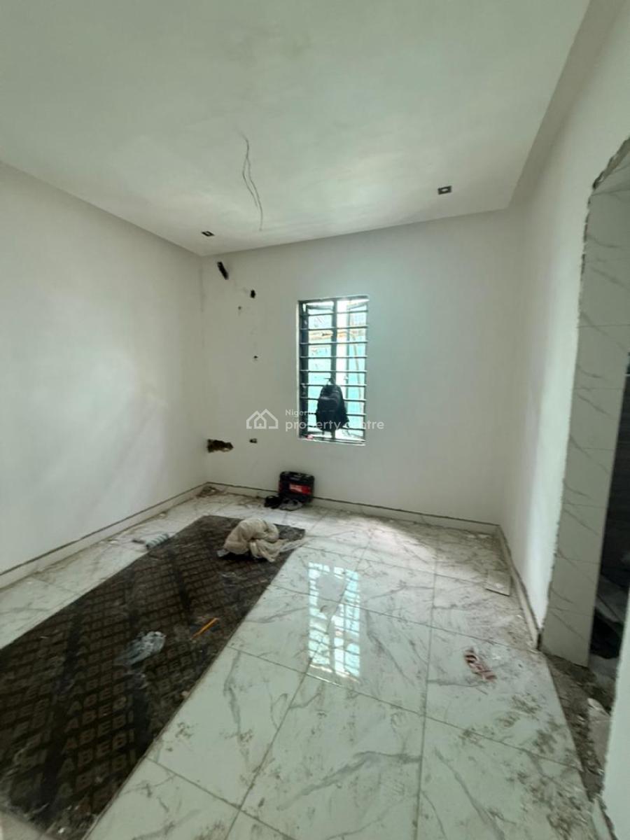 Exquisite 2 Bedroom Flat, Fola Agoro, Yaba, Lagos, Block of Flats for Sale