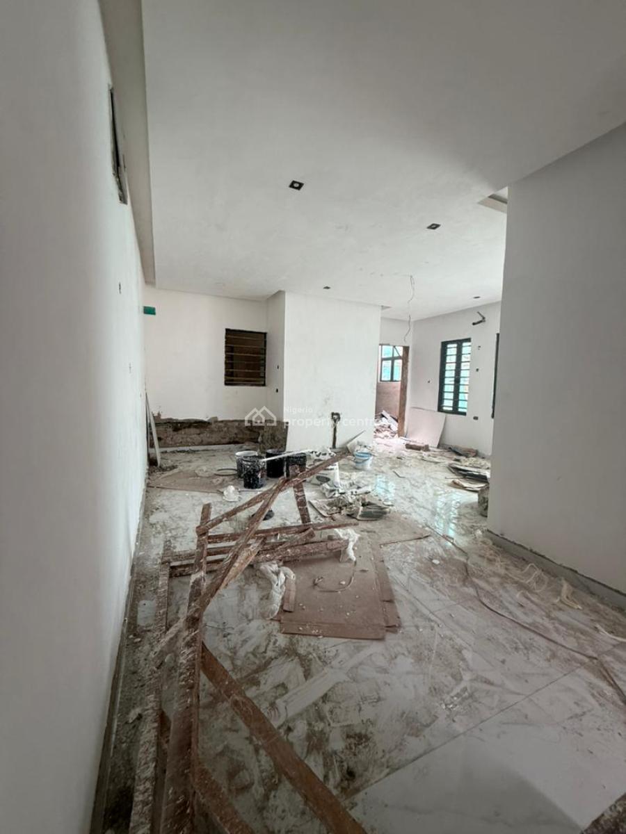 Exquisite 2 Bedroom Flat, Fola Agoro, Yaba, Lagos, Block of Flats for Sale