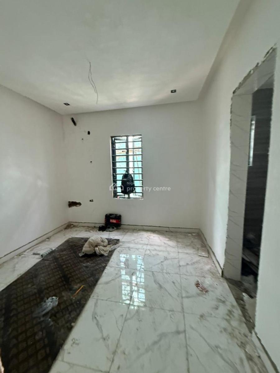 Exquisite 2 Bedroom Flat, Fola Agoro, Yaba, Lagos, Block of Flats for Sale