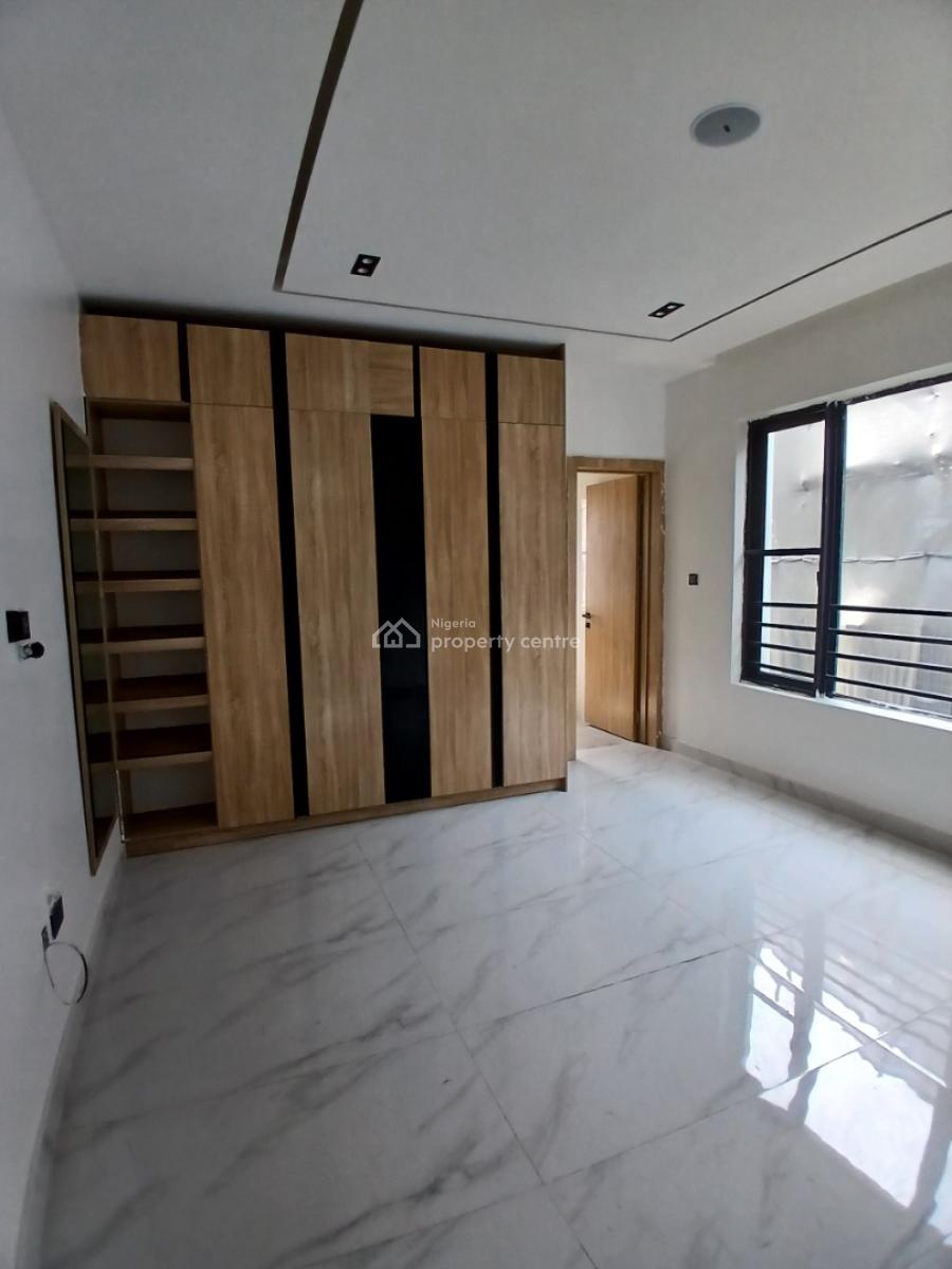 Tastefully Finished and Newly Built and Serviced with 24/7 Power Suppl, Lekki Phase 1, Lekki, Lagos, Flat / Apartment for Rent