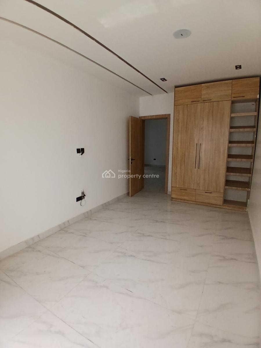 Tastefully Finished and Newly Built and Serviced with 24/7 Power Suppl, Lekki Phase 1, Lekki, Lagos, Flat / Apartment for Rent