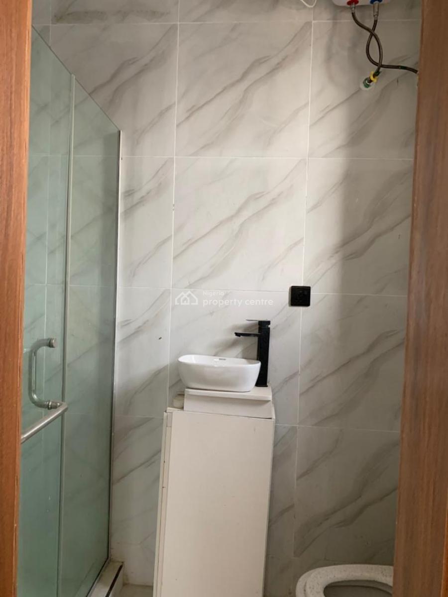 Beautiful 2 Bedroom Apartment, Ologolo, Lekki, Lagos, Flat / Apartment for Rent