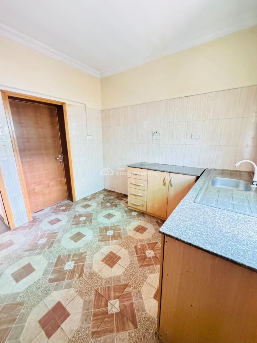 Spacious 2 Bedroom Apartment Available, Orchid Road, Lekki, Lagos, Flat / Apartment for Rent